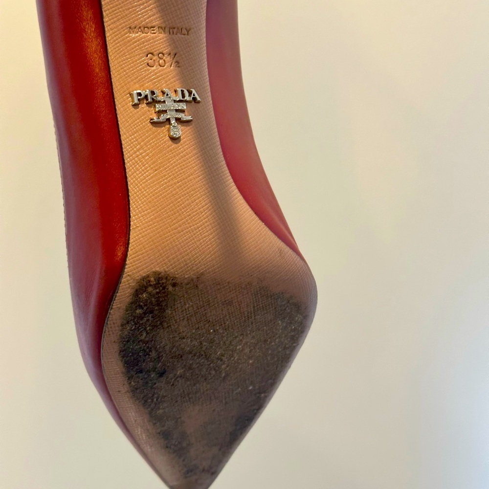 Prada Maroon Heel. - Picture 5 of 6